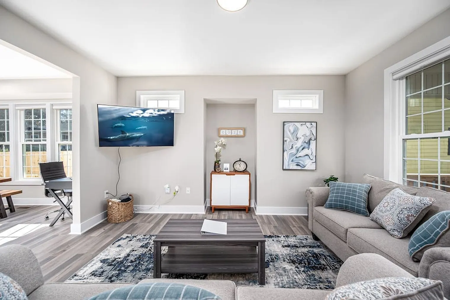 3 bed, 2.0 bath, 1496 sqft, $4,208 — Photo 2