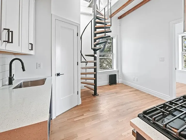 42 Grove St #6E — Photo 2