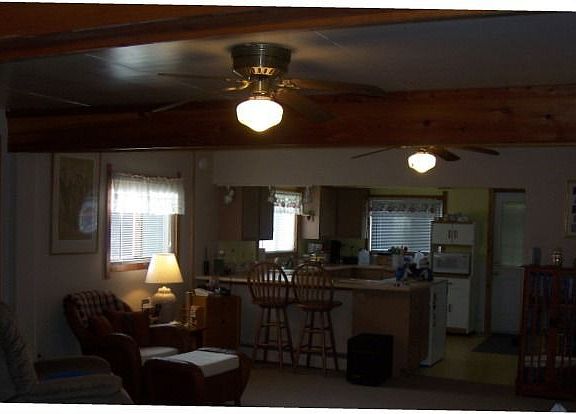  Living Room/Kitchen