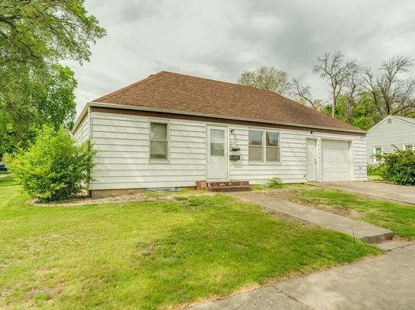 1002 E F Ave, Bismarck, ND 58501