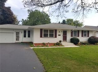 76 Skycrest Dr, Rochester, NY 14616