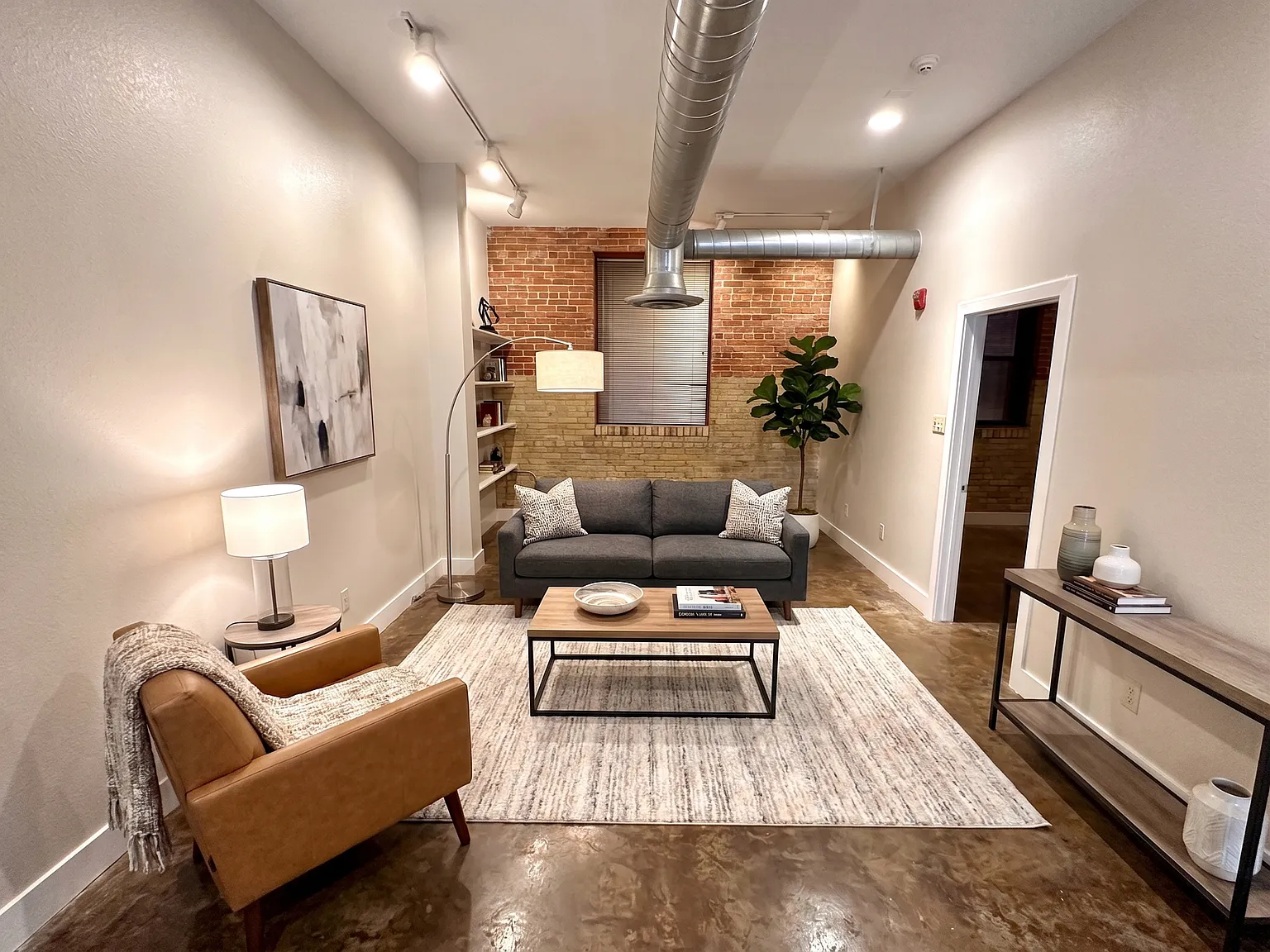 2 bed, 943 sqft, $1,480 — Photo 1