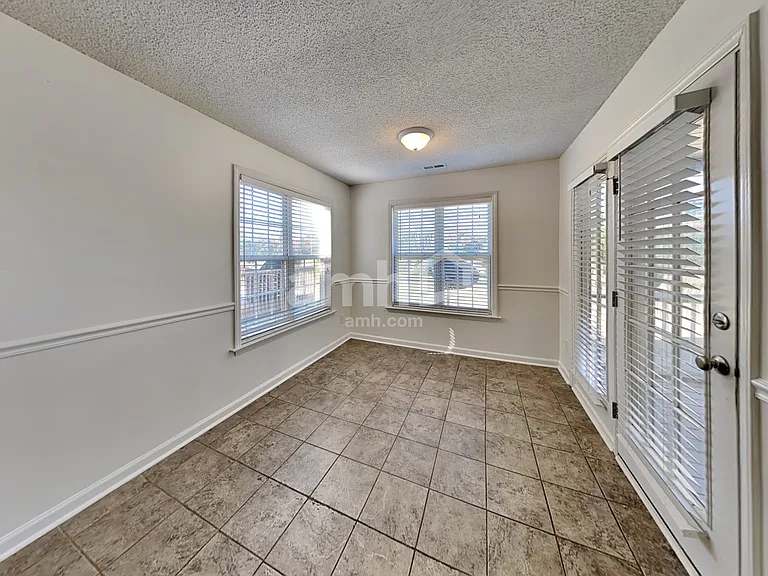 5464 Grand Traverse Dr — Photo 5