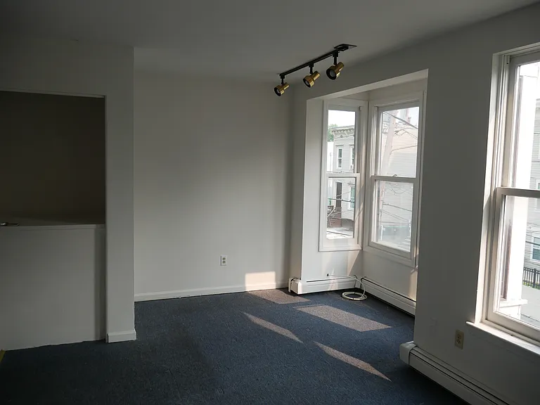 91 1st St #2 — Photo 3