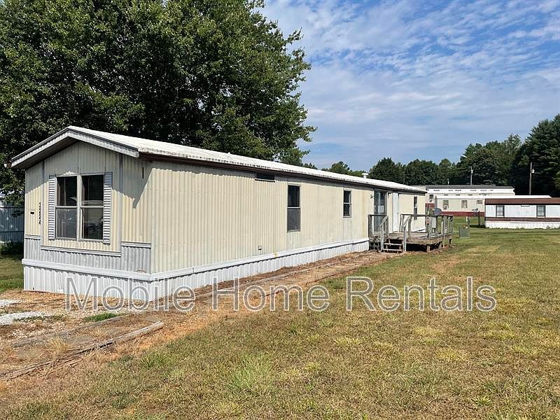 1st image of 3224 Idlewild Dr