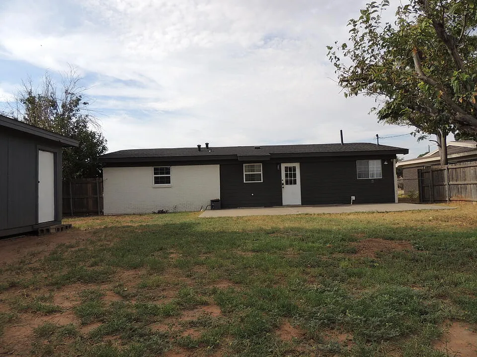 2816 Catalina Dr