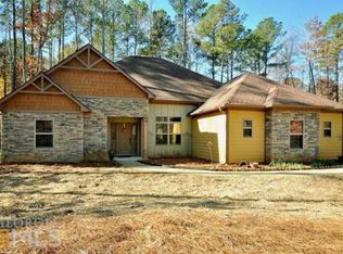 145 Trace Ct, Fayetteville, GA 30215