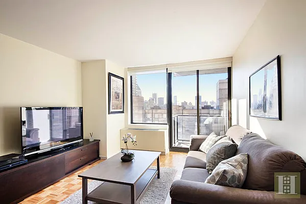 Rented by Halstead Real Estate | media 26