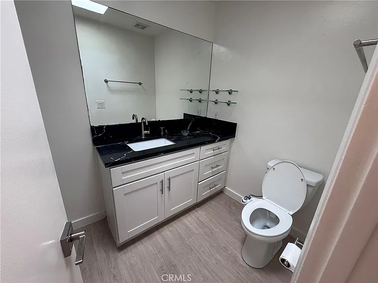 40 S Venice Blvd #2 — Photo 23