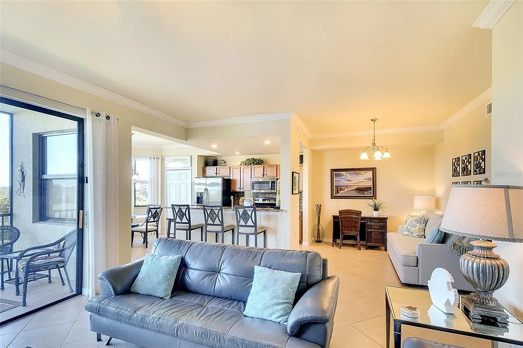 2 bed, 2.0 bath, 1232 sqft, $2,500 — Photo 3