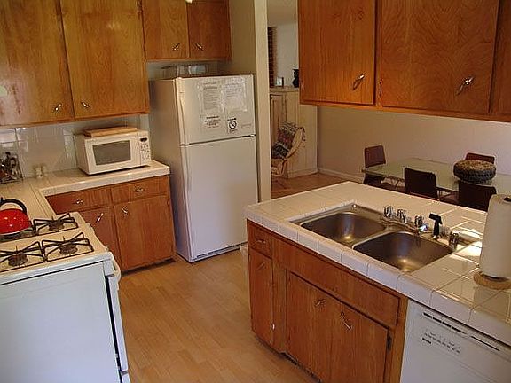 5th image of 1625 Cree St