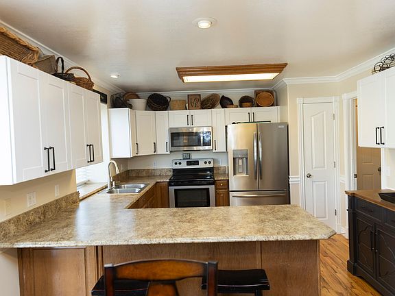 4th image of 7532 N Castle Rock Rd E