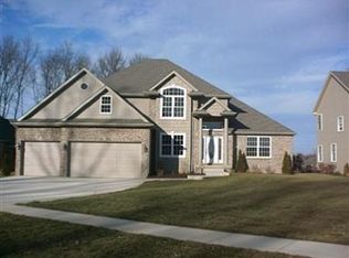 27 N Woodruft Dr, Valparaiso, IN 46385