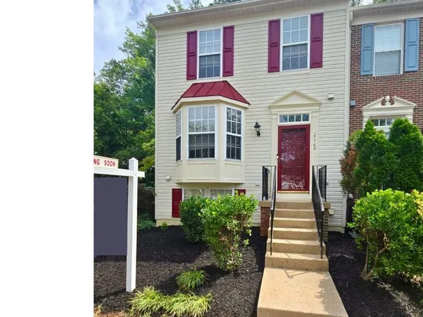 15769 Viewpoint Cir, Dumfries, VA 22025