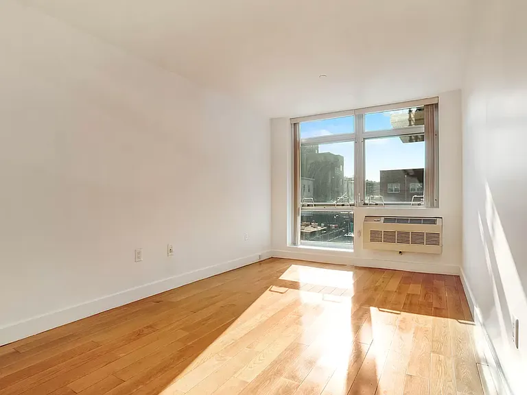 12-26 30th Ave #2J — Photo 2