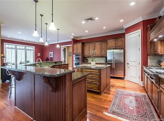 4th image of 207 Leona Ln