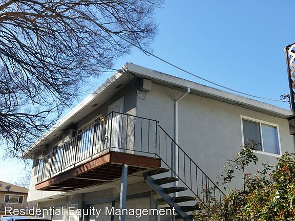 2nd image of 820 Cathedral Ct APT 4
