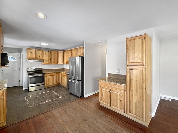 4th image of 9799 Wildbrook Ln