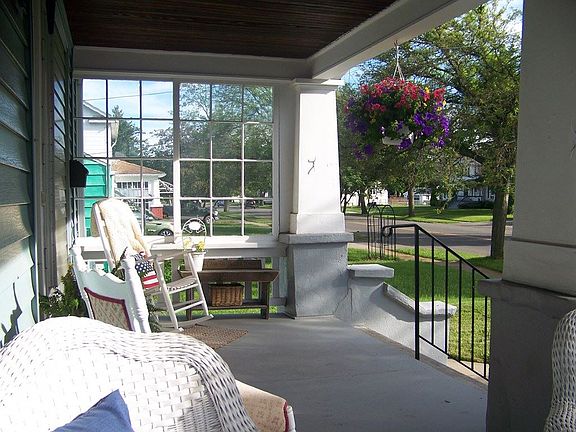 4th image of 1184 College Ave