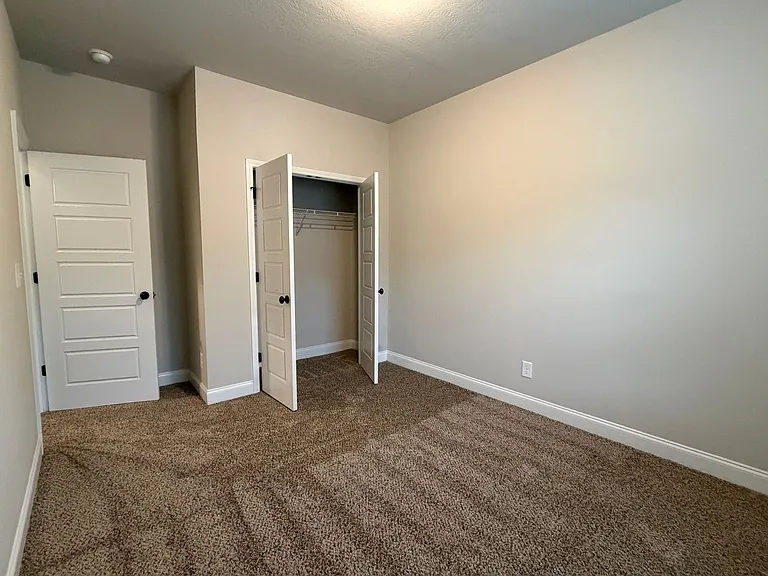 1008 Swan Ct — Photo 21