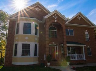 1007 Lynn St SW, Vienna, VA 22180