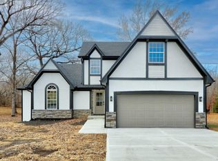 19657 167th St, Basehor, KS 66007