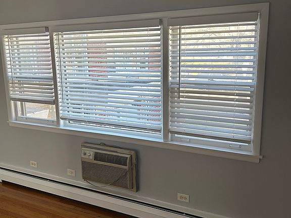 5th image of 6357 W Addison Ave #1