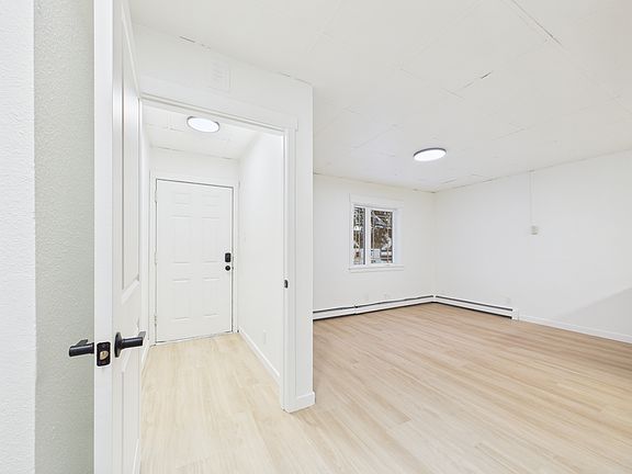 5th image of 901 Gilmore St #I