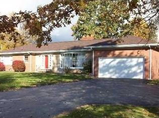 429 S Buhl Farm Dr, Hermitage, PA 16148