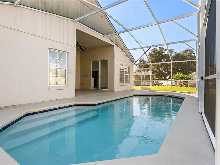 2612 Brookshire Ct — Photo 29