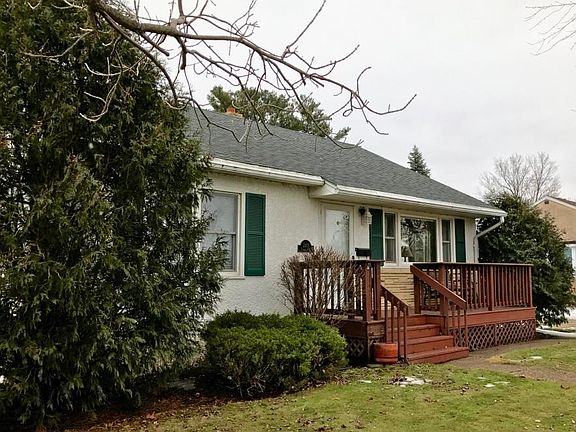 3rd image of 2111 Coulee Dr