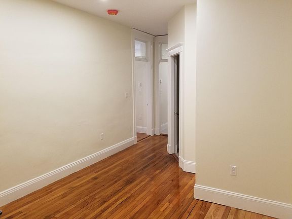 4th image of 73 Park Dr APT 3