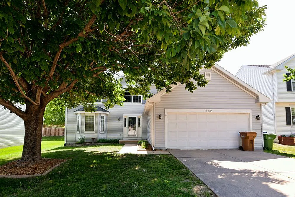 4 bed, 2700 sqft, $2,395 — Photo 3