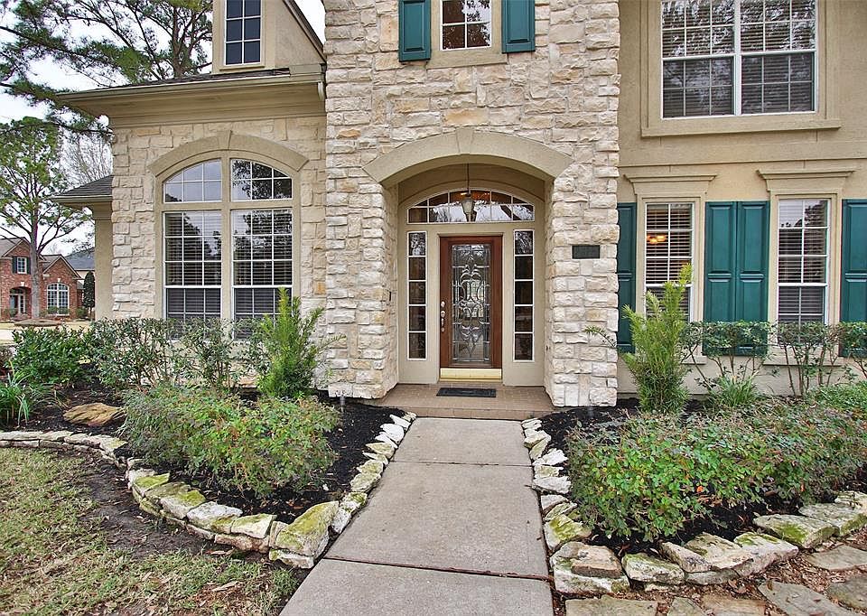 1st image of 22122 N Lake Village Dr