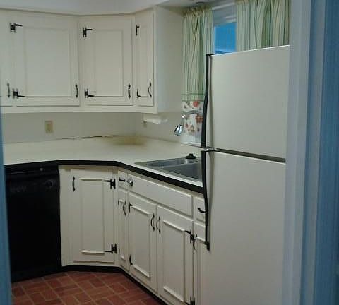 5th image of 656 Meadowview Dr