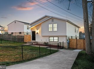 4915 Emo St, Capitol Heights, MD