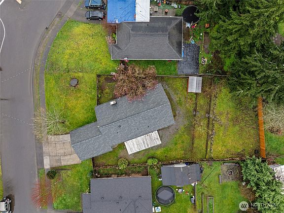 4th image of 645 S 91st Street