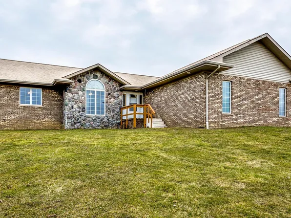 2829 Harneck Rd, Applegate, MI 48401