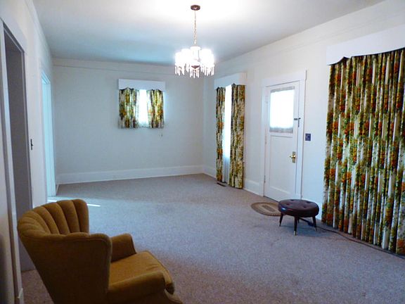 4th image of 135 Orchard Ave