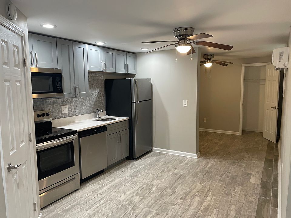 1st image of 872 Vedado Way NE #8