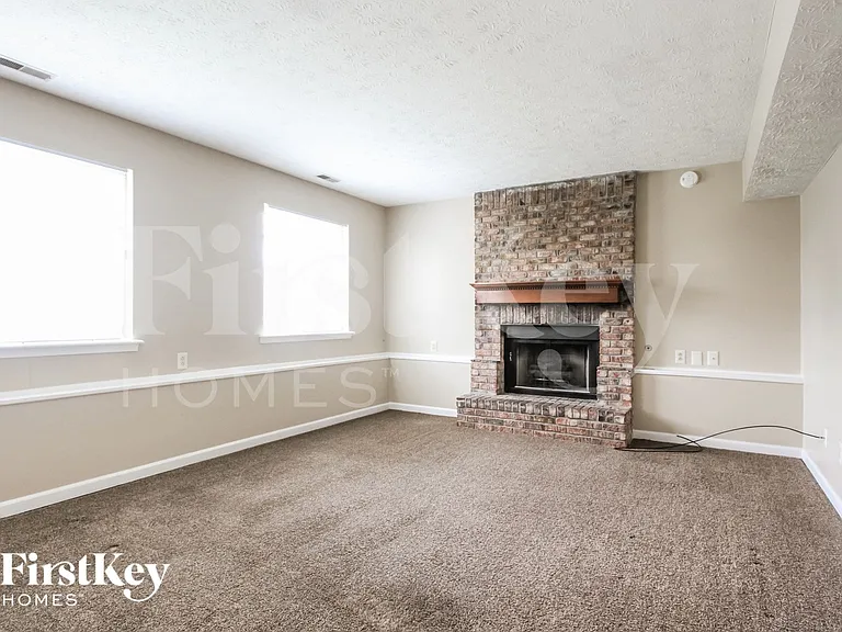 1056 Oak Leaf Rd — Photo 7