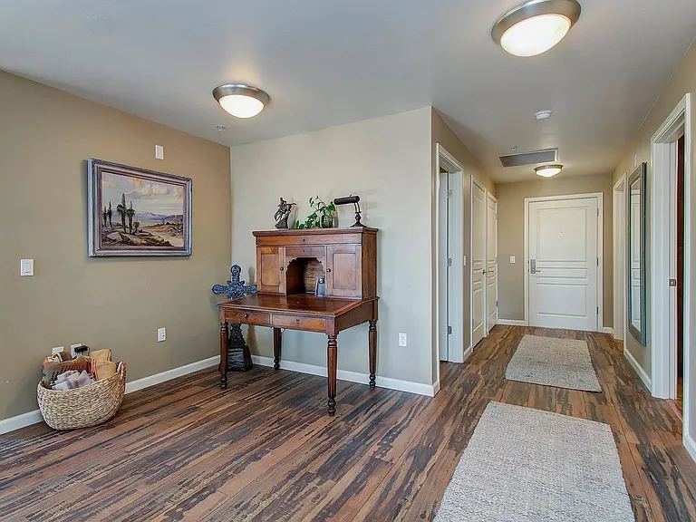323 W Jefferson St #409 — Photo 10