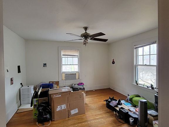 5th image of 506 W Green St APT 1W
