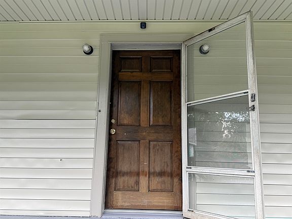 4th image of 607 N Adams St