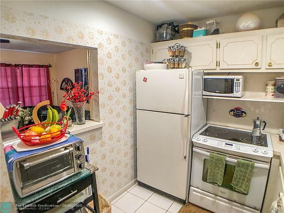 4th image of 180 Oakridge L #180