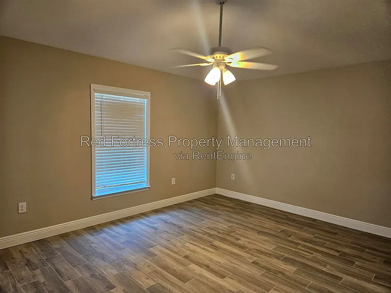 344 Louise Ave — Photo 6