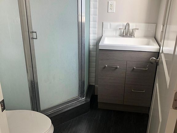 Master bedroom bathroom