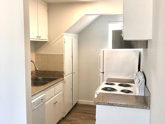 4th image of 502 N Elena Ave APT 6