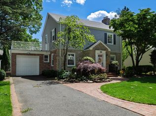60 Atkinson Road, Rockville Centre, NY 11570