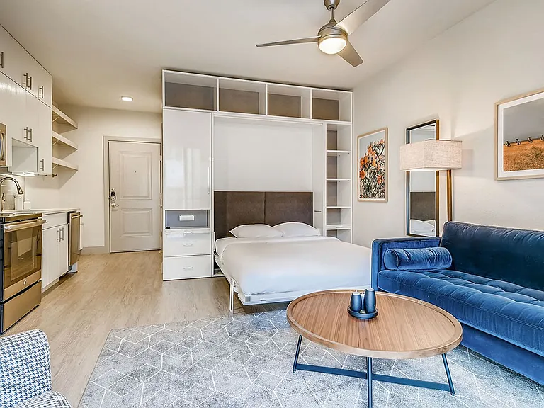 Sentral East Austin — Photo 9